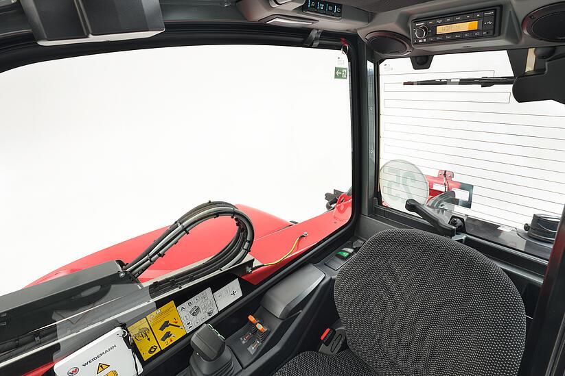 Weidemann telehandler T4512e view to the right, studio