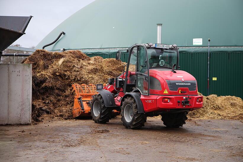 Weidemann tele wheel loader 4080T in use