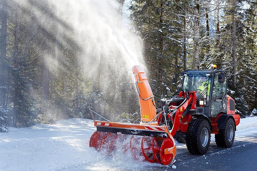 Weidemann Radlader mit Schneefräse im Wintereinsatz