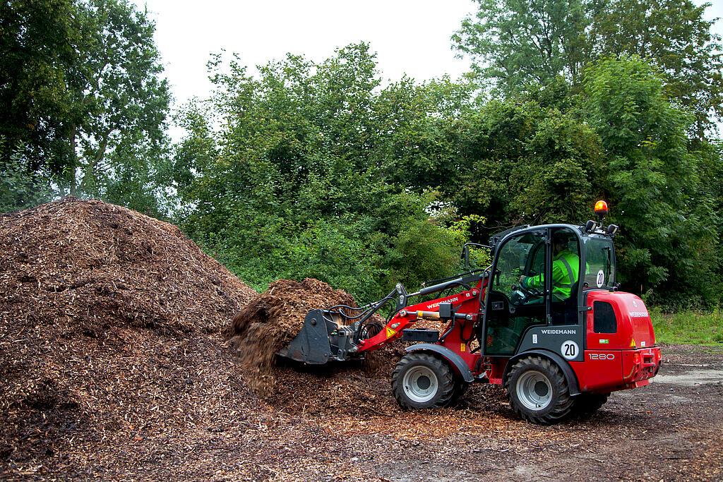 Weidemann Hoftrac 1280 im Einsatz