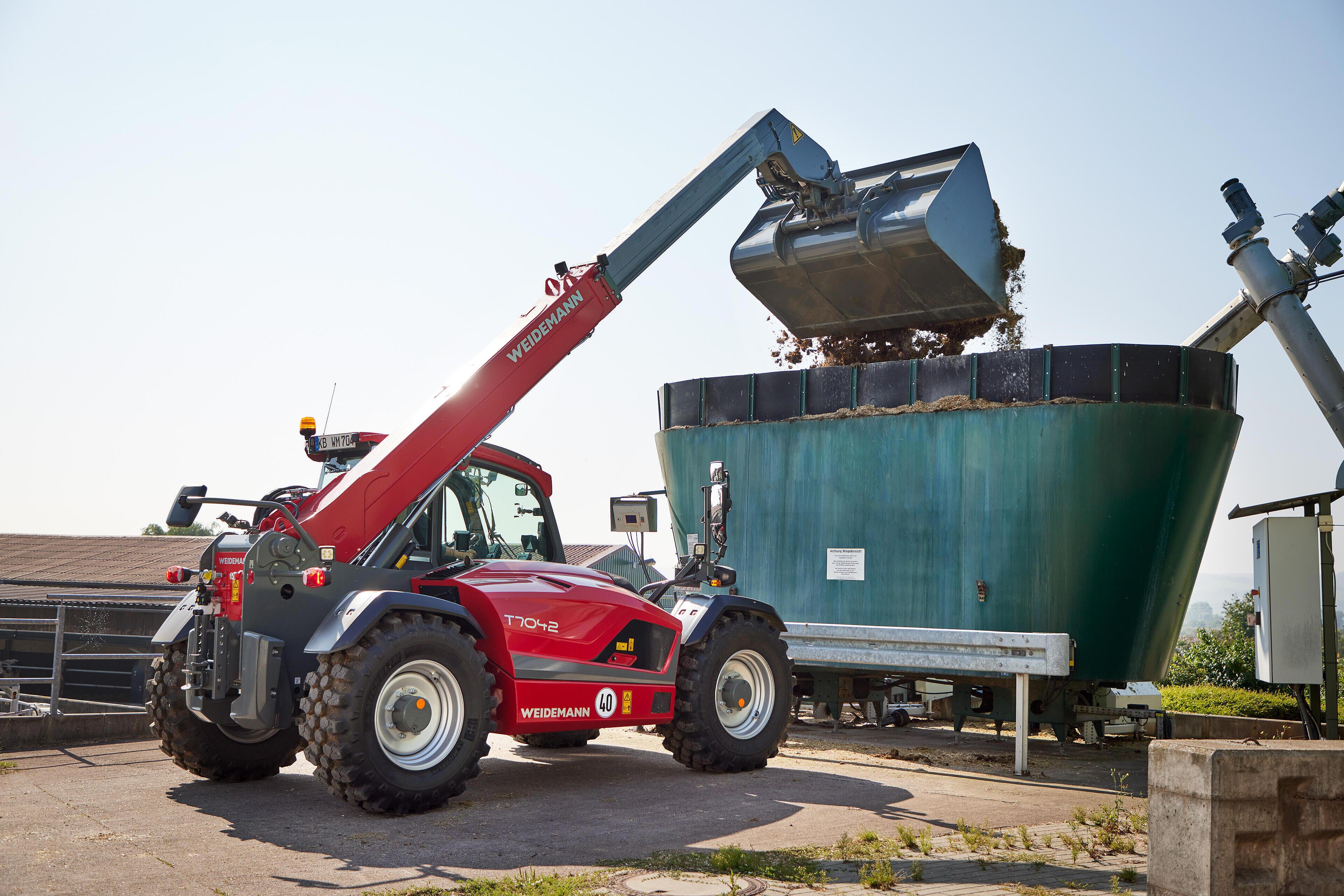 Weidemann T7042 teleszkópos rakodó használatban