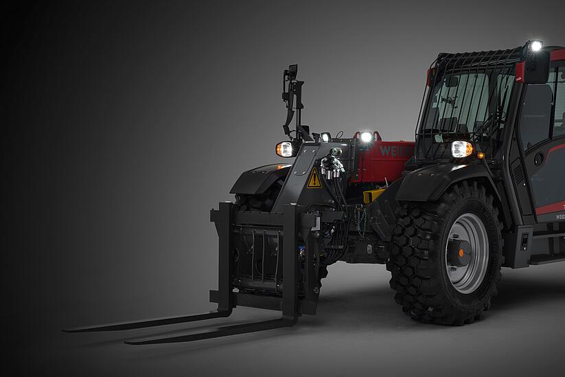 Weidemann telehandler T9535 lightning, studio