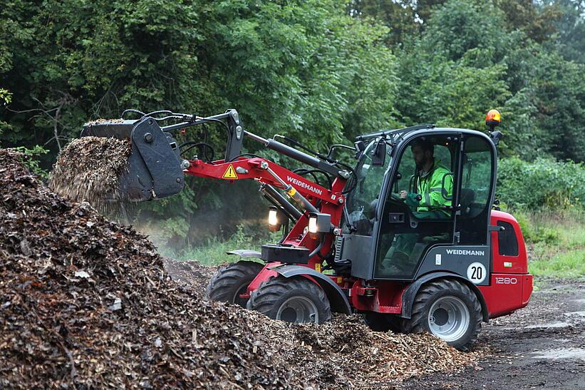 Weidemann Hoftrac 1280 im Einsatz