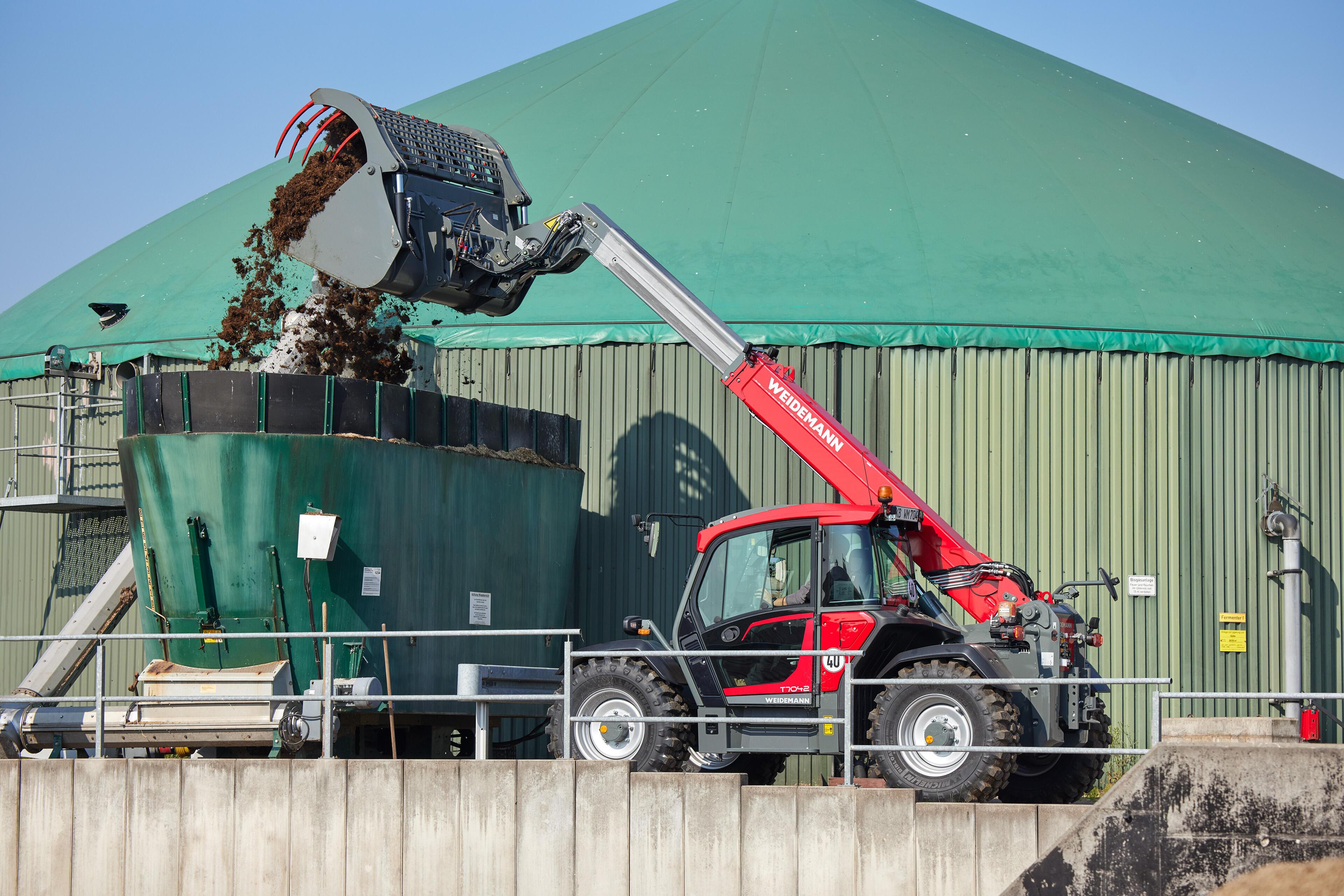 Weidemann T7042 teleszkópos rakodó használatban