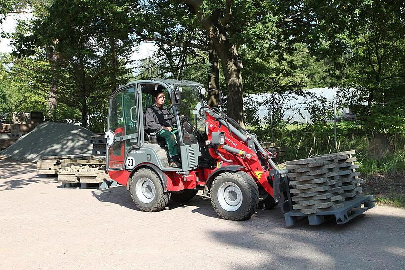 Weidemann Hoftrac 1280 käytössä