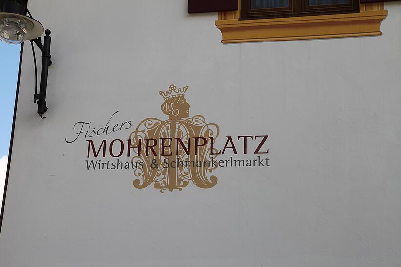 Logo auf Wand