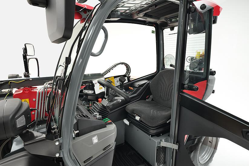 Weidemann telehandler T4512e ergonomic workplace, studio